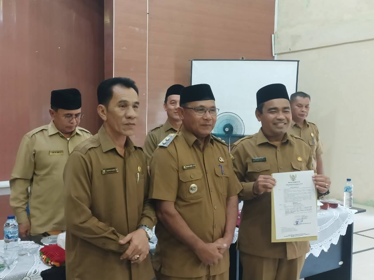Wakil Bupati Nusar Amin Serahkan SK Plt Kadis Pariwisata Simeulue, Zulfata Dipercaya  Gantikan Pejabat lama