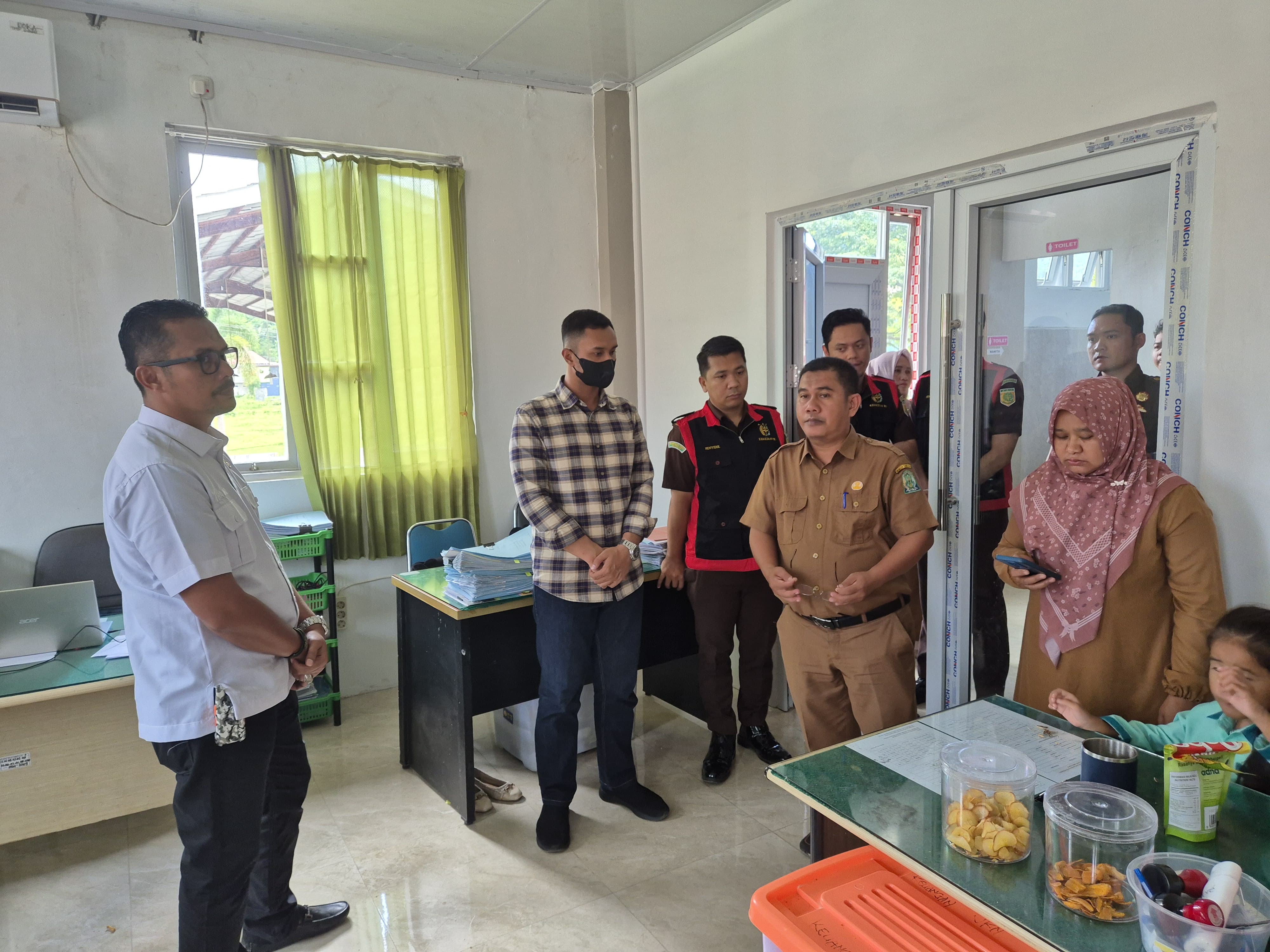 Kejari Geledah Lantai 2 RSUD Simeulue, Sita Dokumen Proyek Gedung Neurologi dan Fisioterapi